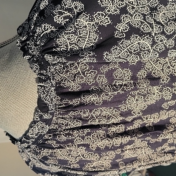 LOFT Womans Black & White Blouse with Flutter Sleeves, Size: XL - Picture 7 of 10